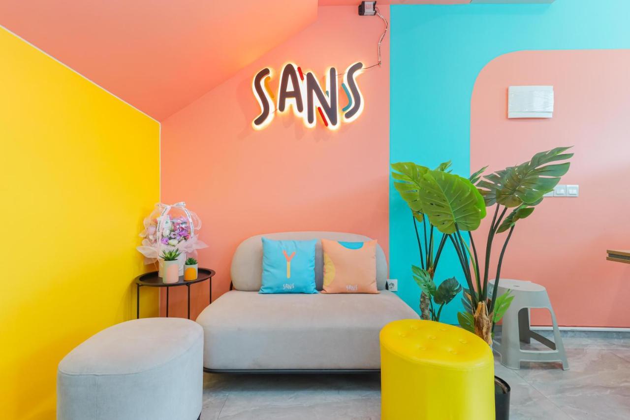 Sans Hotel Clover Ace Surabaya By Reddoorz מראה חיצוני תמונה