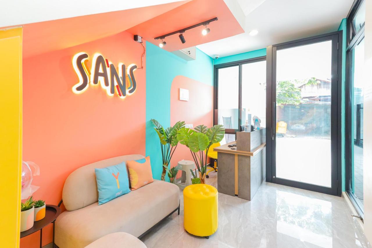 Sans Hotel Clover Ace Surabaya By Reddoorz מראה חיצוני תמונה