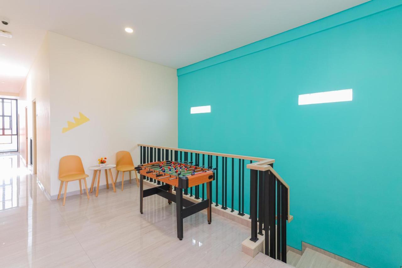 Sans Hotel Clover Ace Surabaya By Reddoorz מראה חיצוני תמונה