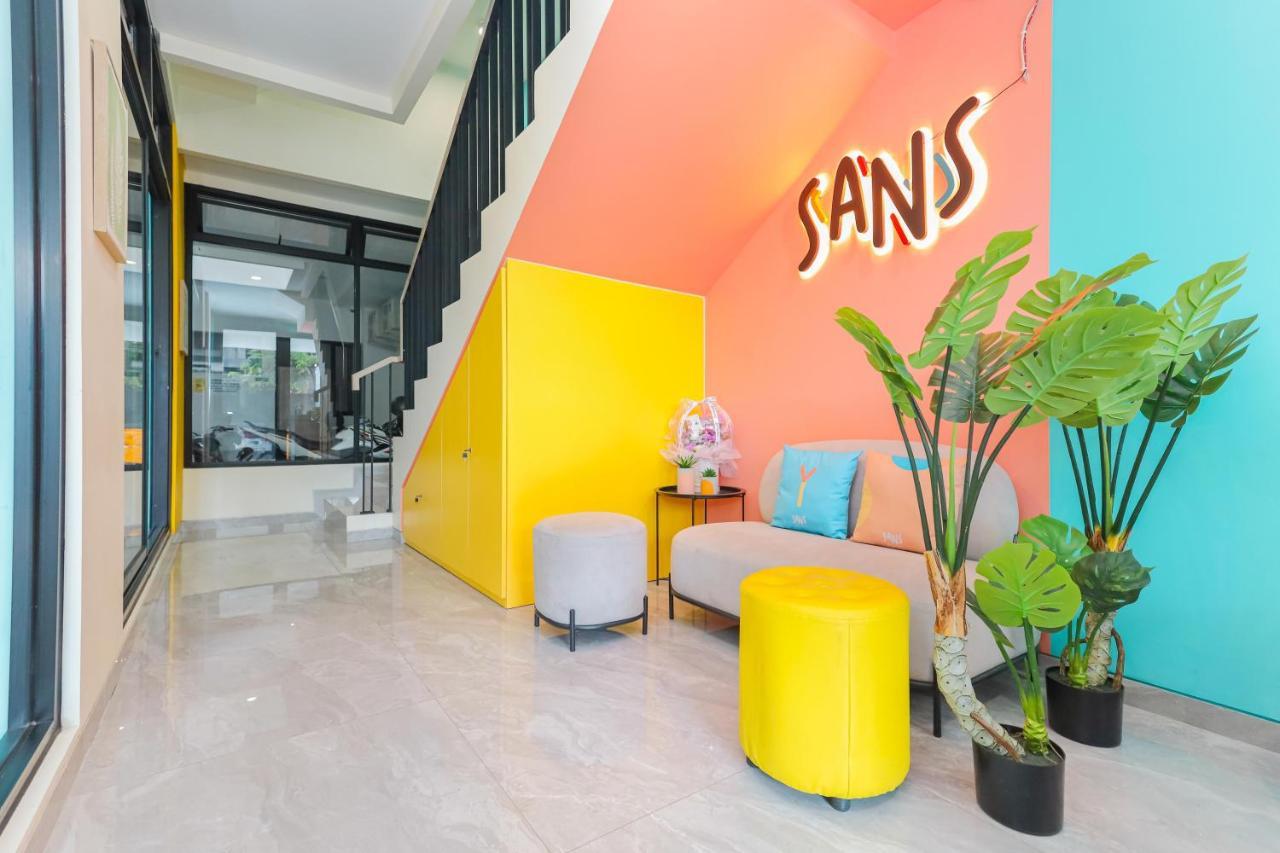 Sans Hotel Clover Ace Surabaya By Reddoorz מראה חיצוני תמונה